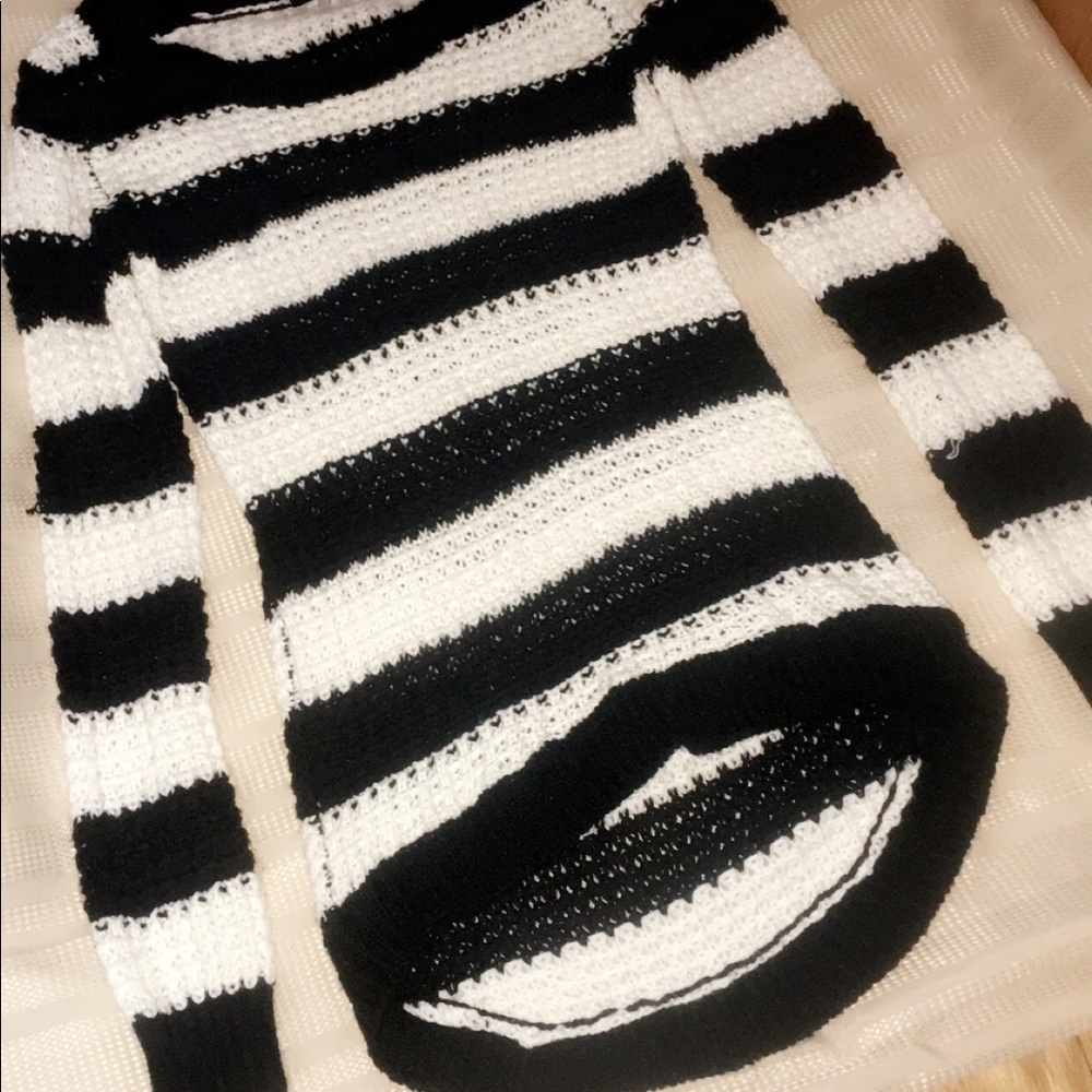 Sweater - Picture 2 of 5